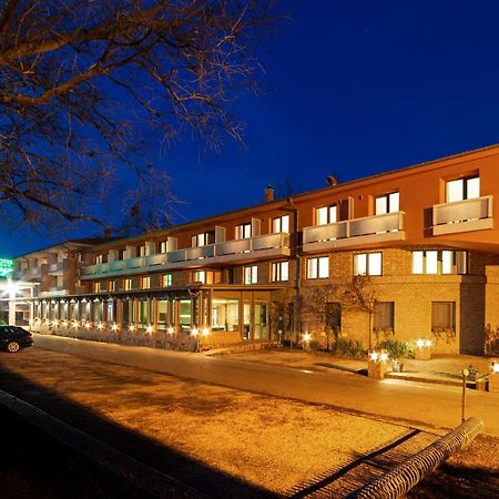 Hotel Pagony Wellness Nyiregyhaza Exterior photo