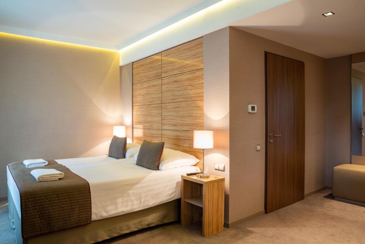 Hotel Pagony Wellness Nyiregyhaza Exterior photo
