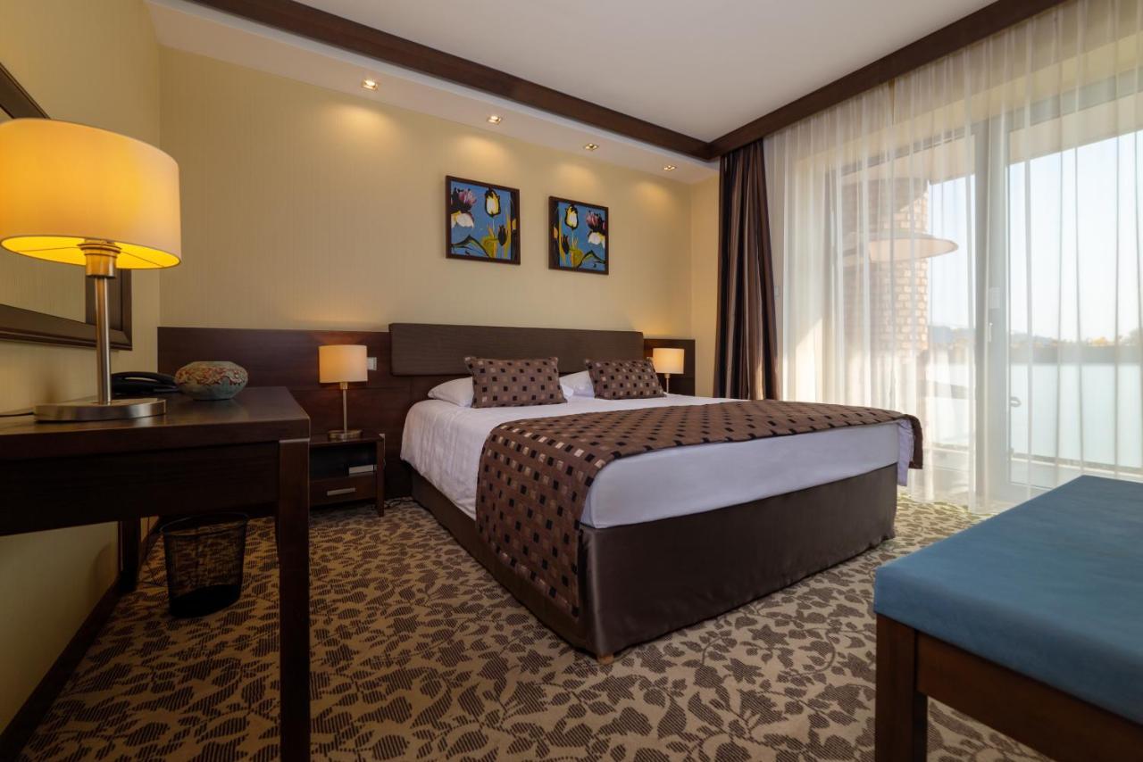 Hotel Pagony Wellness Nyiregyhaza Exterior photo